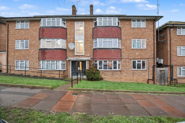 46 Maylands Drive, Sidcup, Kent, DA14 4RZ 6