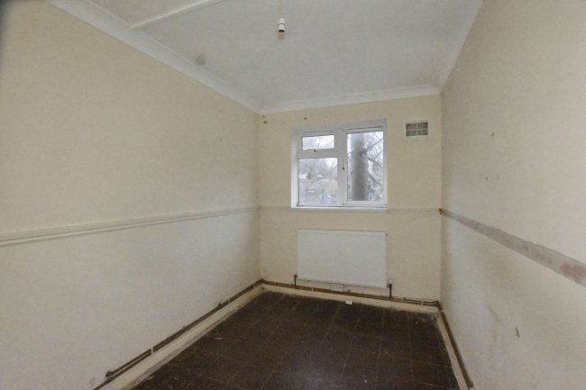46 Maylands Drive, Sidcup, Kent, DA14 4RZ 6