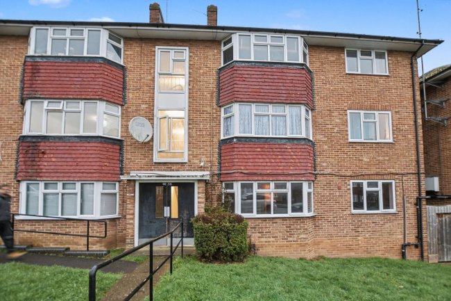 46 Maylands Drive, Sidcup, Kent, DA14 4RZ 6