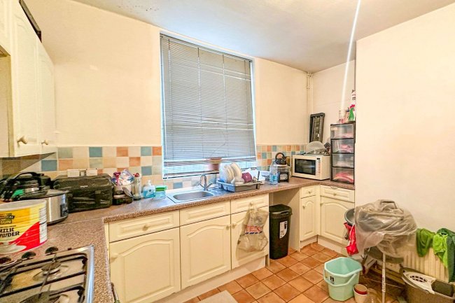 144 Station Road, Beeston, Nottingham, NG9 2AY 3