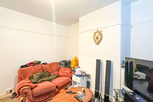 144 Station Road, Beeston, Nottingham, NG9 2AY 3