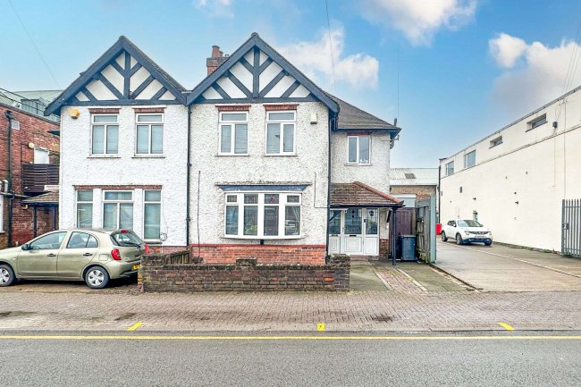 142 Station Road, Beeston, Nottingham, NG9 2AY 2