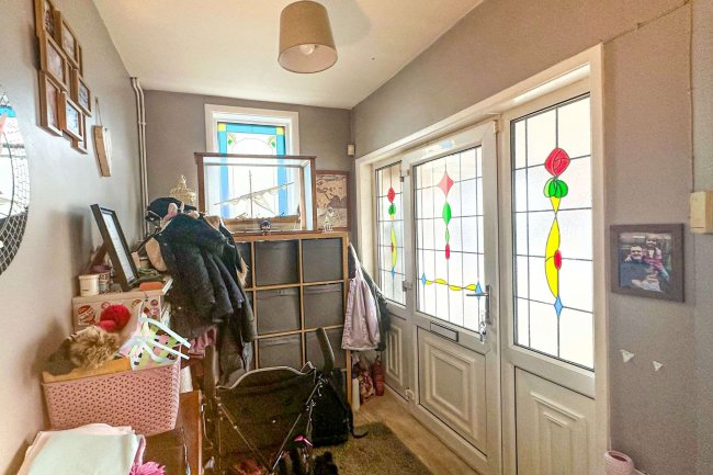 142 Station Road, Beeston, Nottingham, NG9 2AY 2