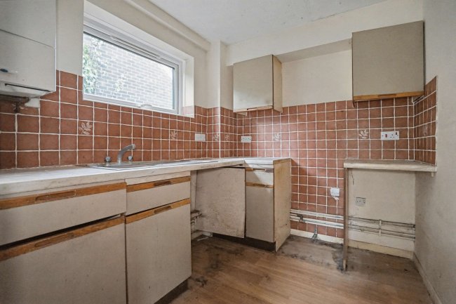 Flat 5, Aspen Court, 88 Auckland Road, London, SE19 2DF 4