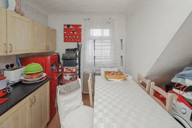35 Napier Road, Wembley, HA0 4UA 8