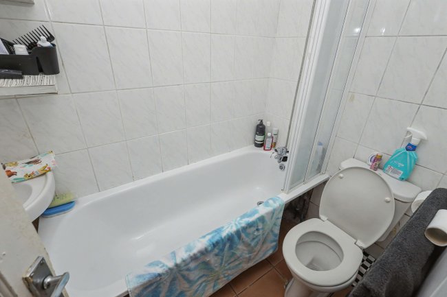 35 Napier Road, Wembley, HA0 4UA 8