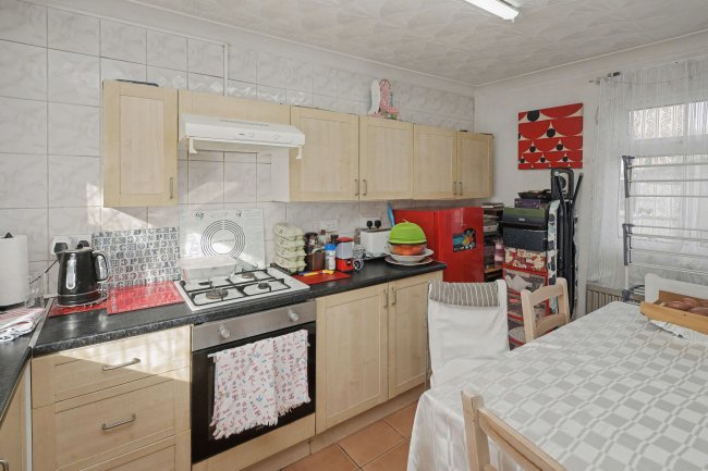 35 Napier Road, Wembley, HA0 4UA 8