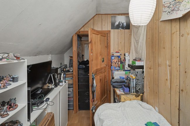 35 Napier Road, Wembley, HA0 4UA 8