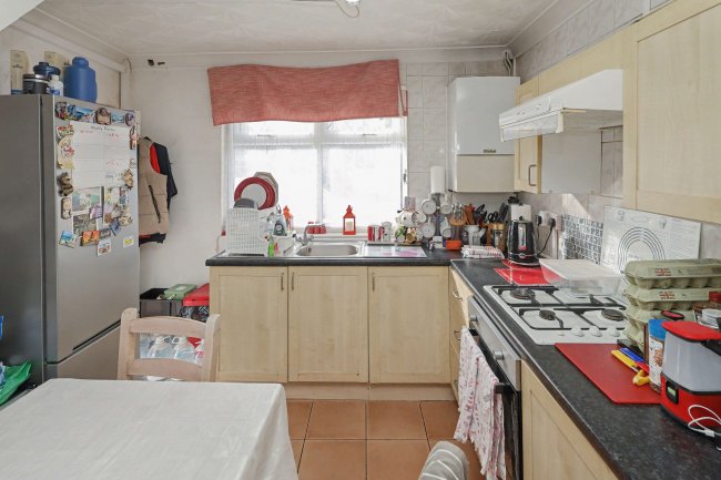 35 Napier Road, Wembley, HA0 4UA 8