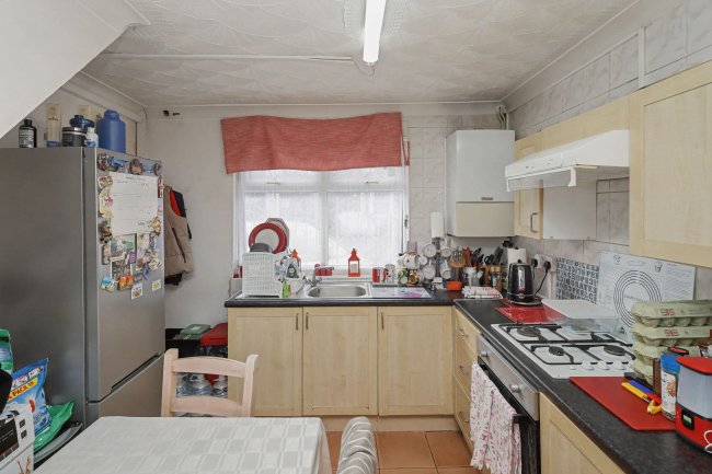 35 Napier Road, Wembley, HA0 4UA 8