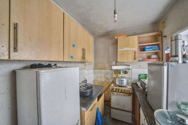 277A  Allenby Road, Southall UB1 2HD 10