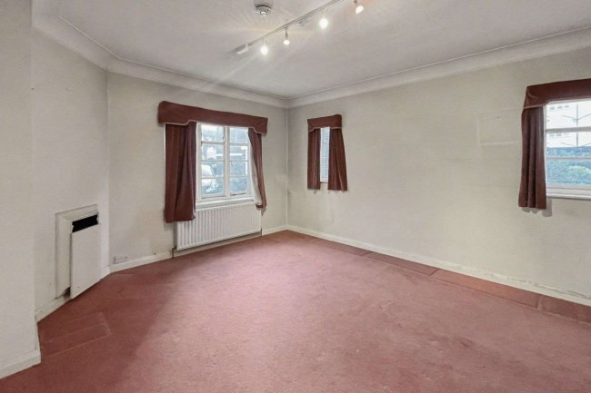 1 Countisbury, St Marks Hill, Surbiton, Surrey, KT6 4LR 6