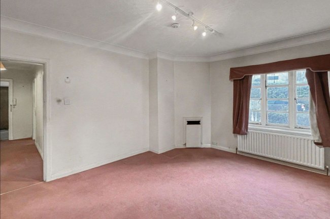 1 Countisbury, St Marks Hill, Surbiton, Surrey, KT6 4LR 6