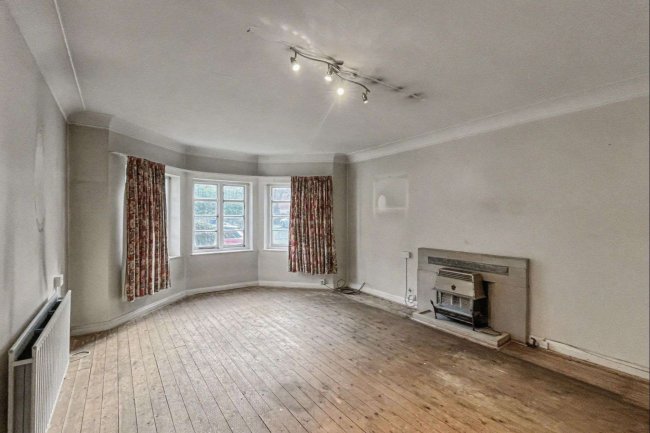 1 Countisbury, St Marks Hill, Surbiton, Surrey, KT6 4LR 6