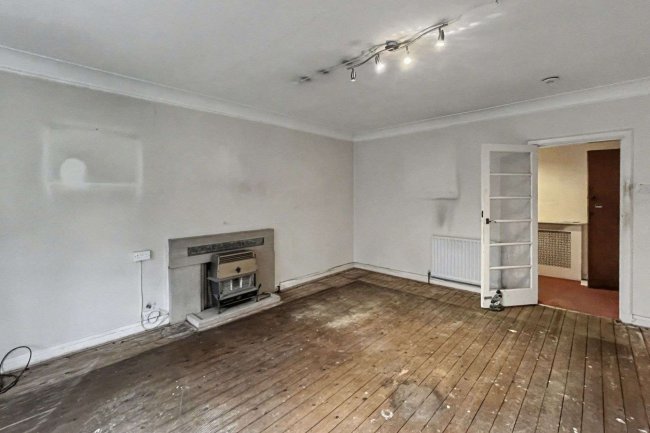 1 Countisbury, St Marks Hill, Surbiton, Surrey, KT6 4LR 6
