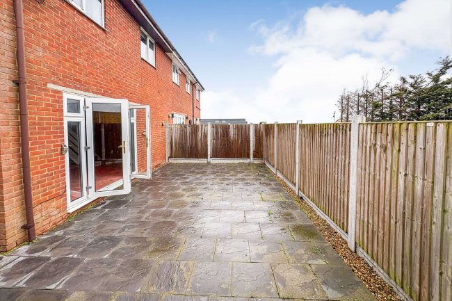 2 Avery Close, Allhallows, Rochester, ME3 9QG 10