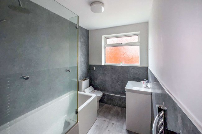 2 Avery Close, Allhallows, Rochester, ME3 9QG 10