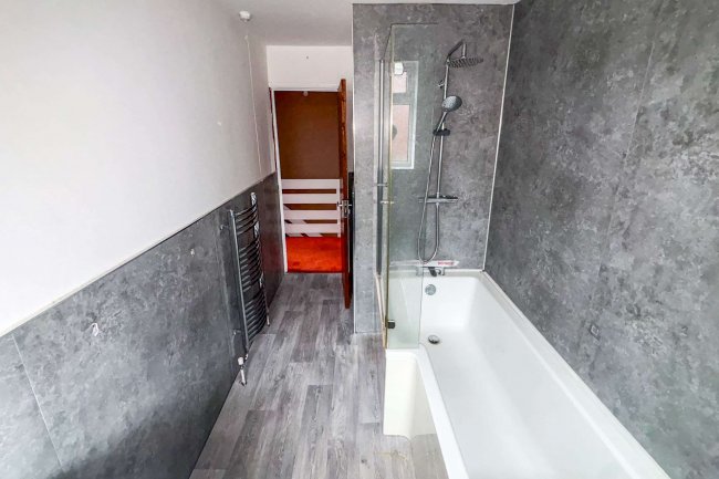 2 Avery Close, Allhallows, Rochester, ME3 9QG 10