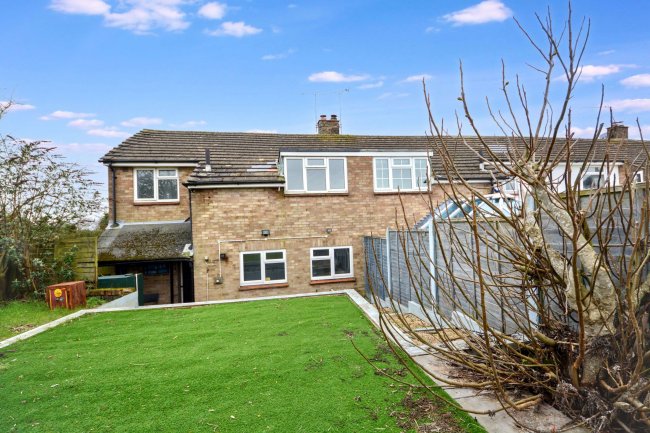 8a Long Lane, Aston End, Nr Stevenage, Hertfordshire SG2 7HG 3