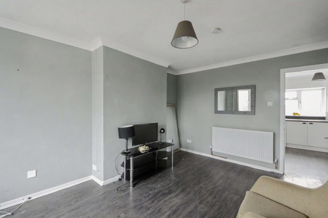 8a Long Lane, Aston End, Nr Stevenage, Hertfordshire SG2 7HG 3