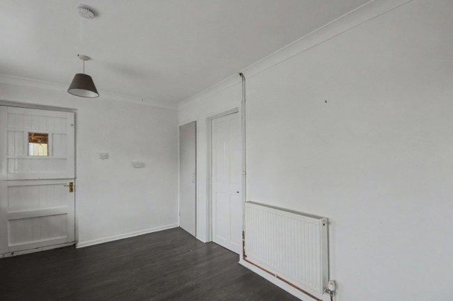 8a Long Lane, Aston End, Nr Stevenage, Hertfordshire SG2 7HG 3