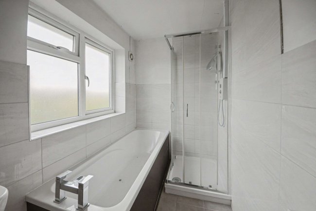 8a Long Lane, Aston End, Nr Stevenage, Hertfordshire SG2 7HG 3