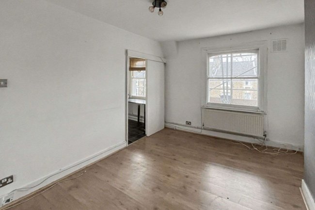 50c Cathnor Road, Shepherds Bush, London W12 9JA 3