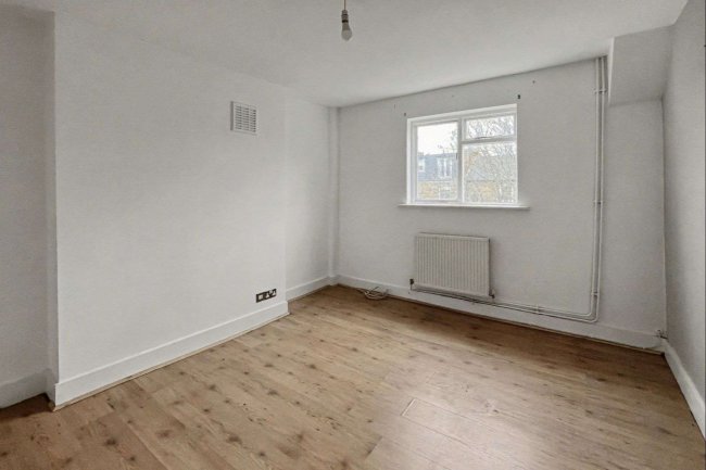 50c Cathnor Road, Shepherds Bush, London W12 9JA 3