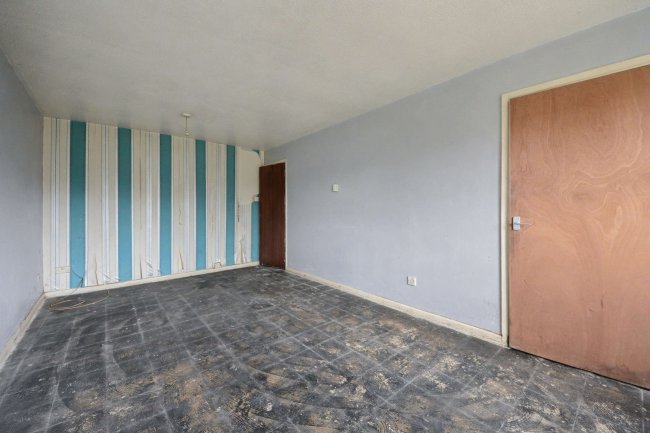 Flat 2, Anvil Court, Marsh Road, Luton, LU3 2RB 6