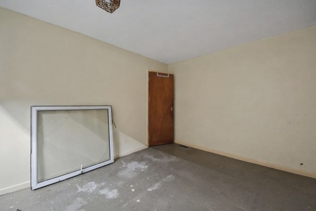 Flat 2, Anvil Court, Marsh Road, Luton, LU3 2RB 6
