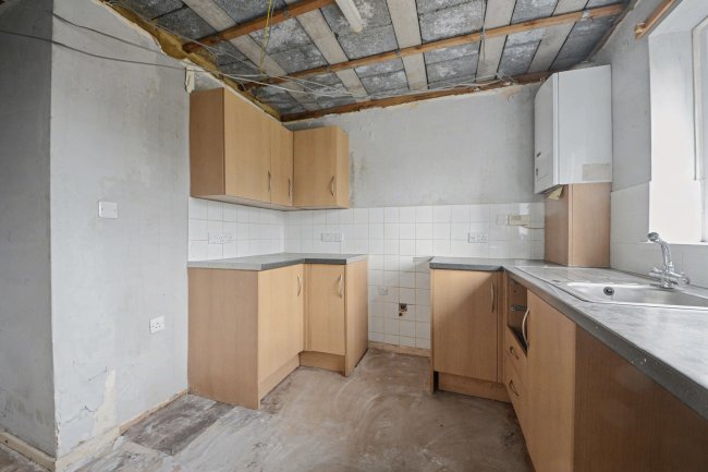 Flat 2, Anvil Court, Marsh Road, Luton, LU3 2RB 6