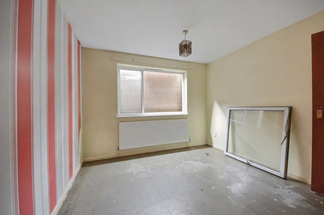 Flat 2, Anvil Court, Marsh Road, Luton, LU3 2RB 6