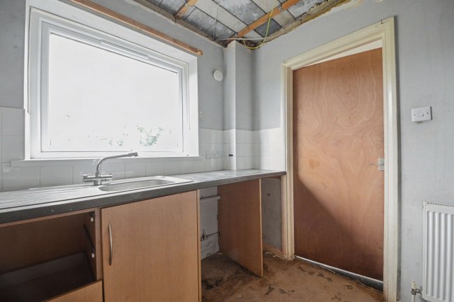 Flat 2, Anvil Court, Marsh Road, Luton, LU3 2RB 6