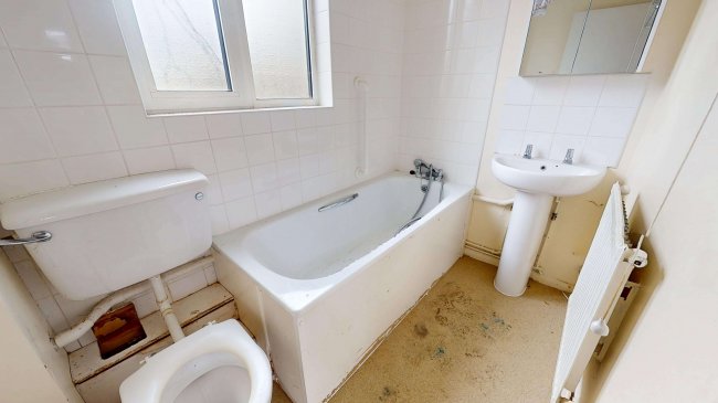 10 Nursery Court, Tottenham, London, N17 8AR 2