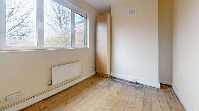 10 Nursery Court, Tottenham, London, N17 8AR 2