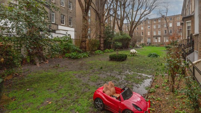Flat 29A, Holland Park Gardens, Holland Park, London, W14 8EA 1