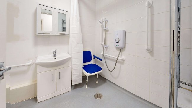 Flat 29A, Holland Park Gardens, Holland Park, London, W14 8EA 1