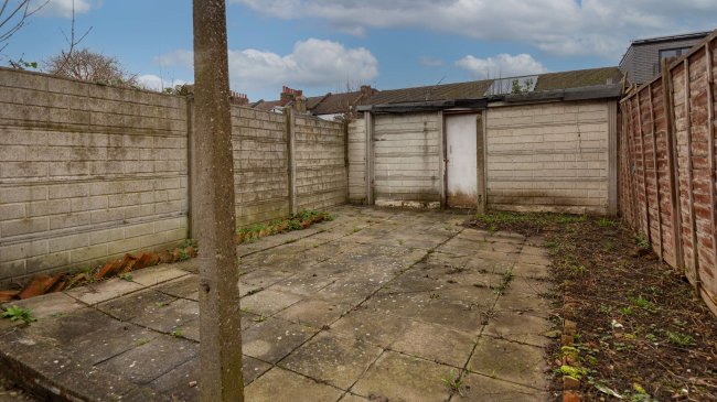 92 Church Road, Tottenham, London, N17 8AJ 6