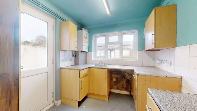 92 Church Road, Tottenham, London, N17 8AJ 6