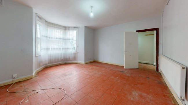 100A Farleigh Road, Stoke Newington, London, N16 7TQ 7