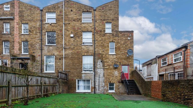 100A Farleigh Road, Stoke Newington, London, N16 7TQ 7
