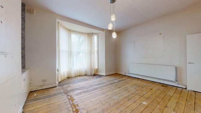 100A Farleigh Road, Stoke Newington, London, N16 7TQ 7