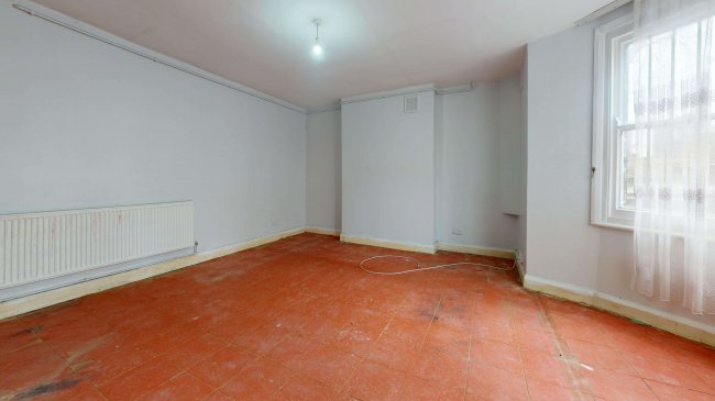 100A Farleigh Road, Stoke Newington, London, N16 7TQ 7