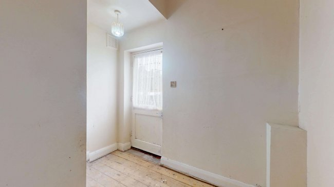 100A Farleigh Road, Stoke Newington, London, N16 7TQ 7