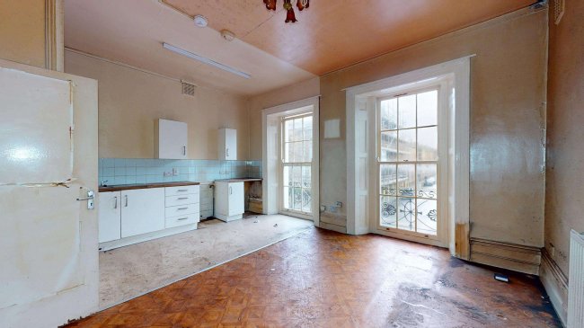 Flat B, 220 Liverpool Road, Islington, London, N1 1LE 4