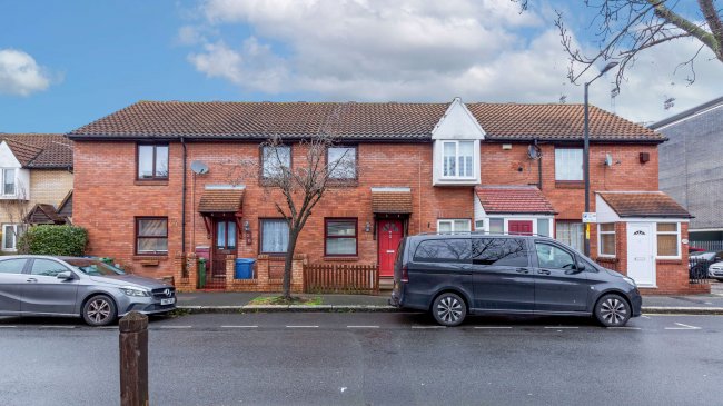 22 Trothy Road, Bermondsey, London, SE1 5RR 4