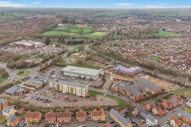 136 Needlepin Way, Buckingham, Buckinghamshire, MK18 1SH 3