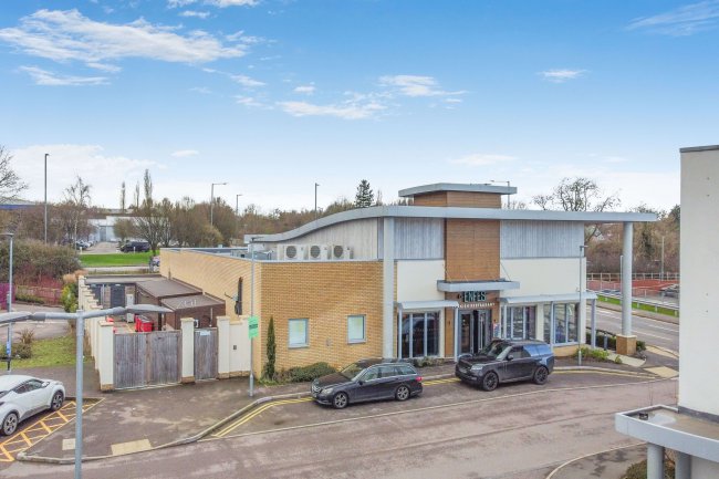 136 Needlepin Way, Buckingham, Buckinghamshire, MK18 1SH 3