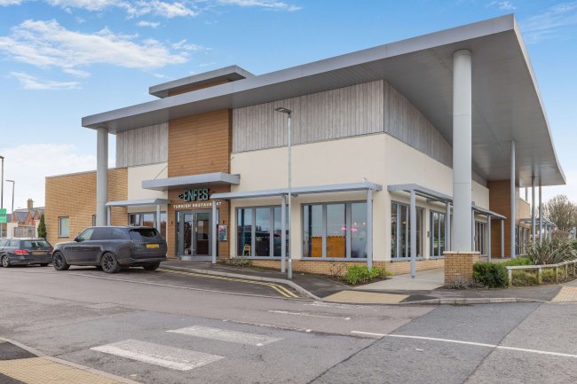 136 Needlepin Way, Buckingham, Buckinghamshire, MK18 1SH 3