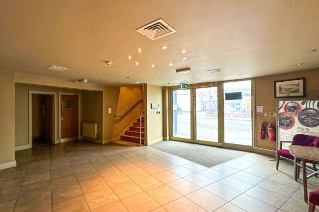 New Beeston Social Club, 146 Station Road, Beeston, Nottingham NG9 2AY 5